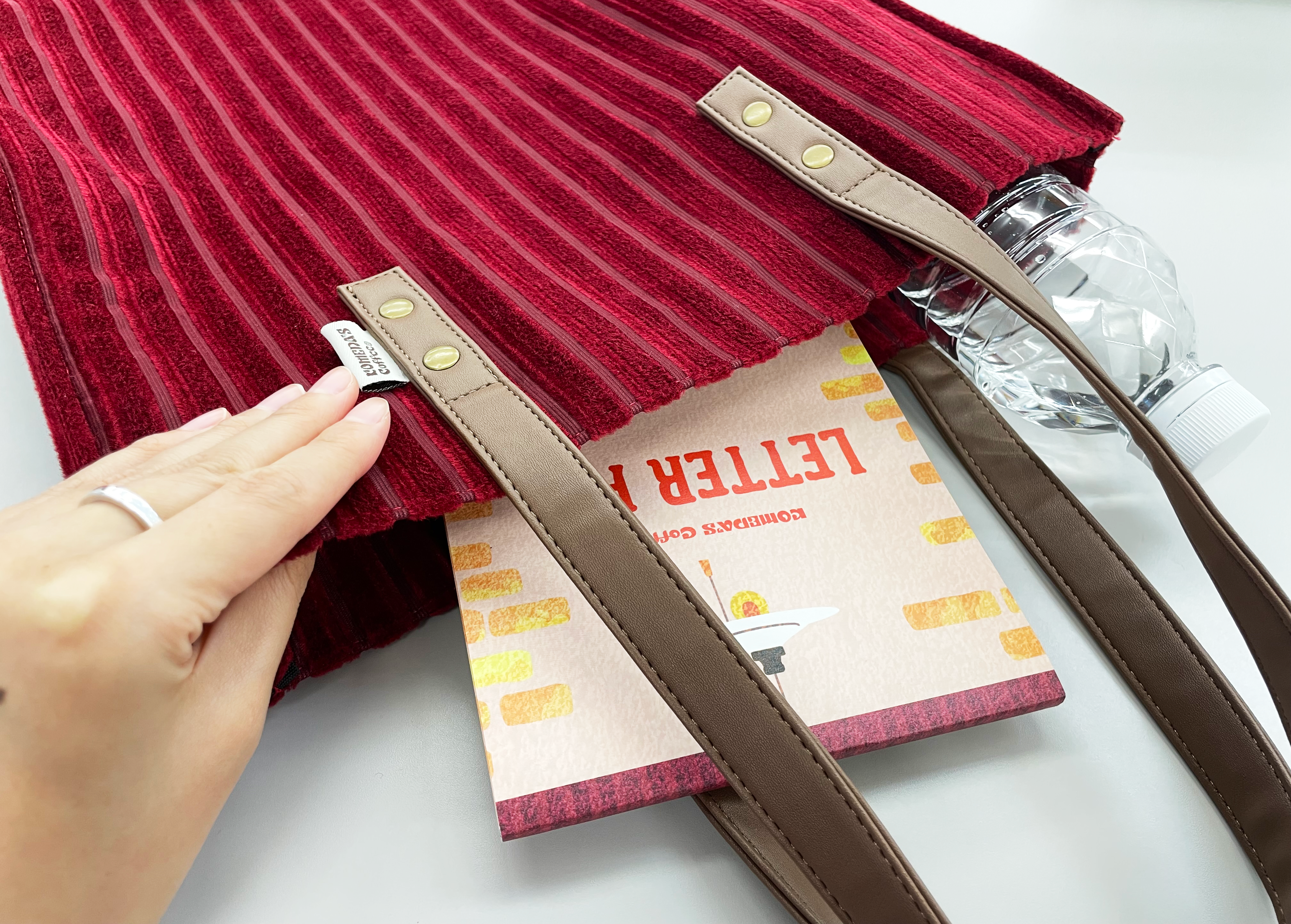 ソファー柄縦型バッグ
